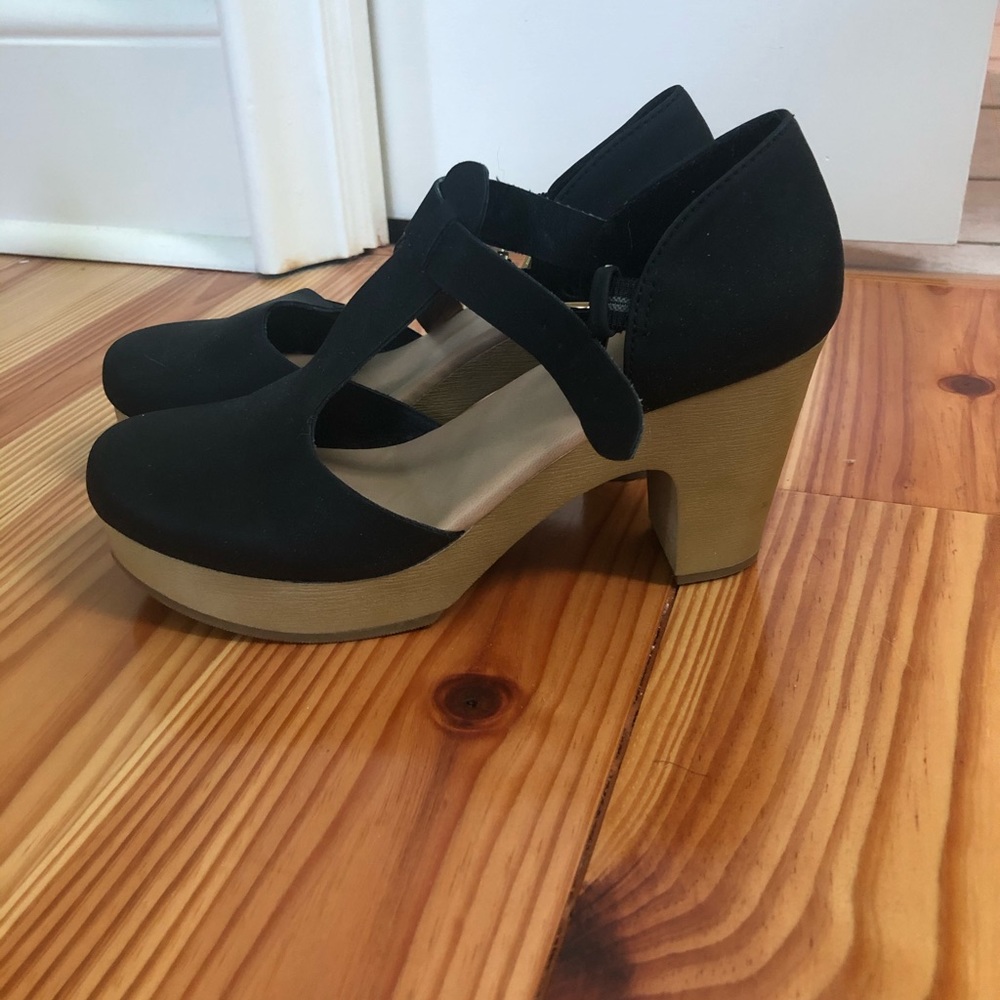 Cute Black Heels!!
